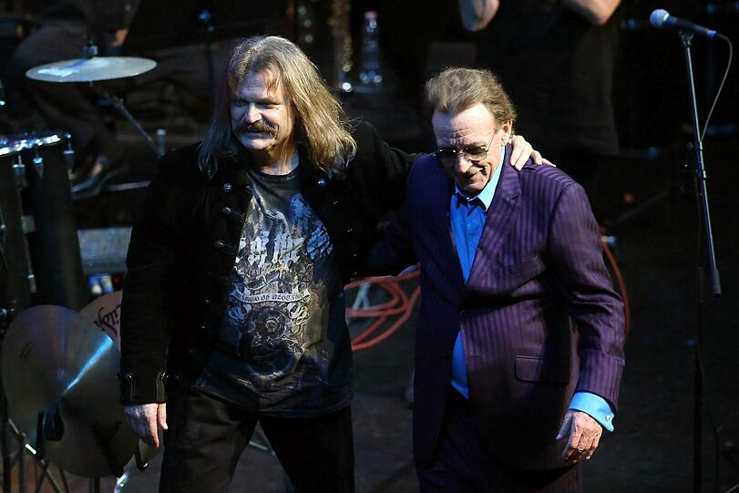Leslie Mandoki (l.) mit dem ehemaligen Bassisten der Band "Cream", Jack Bruce