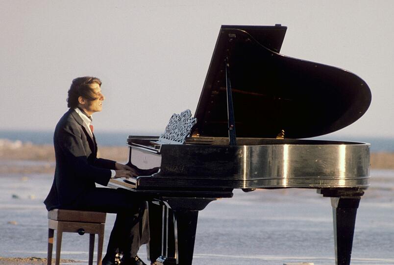 Udo Jürgens im September 1973 in der Camargue (Frankreich) bei den Dreharbeiten für die "Show nach Wunsch".
