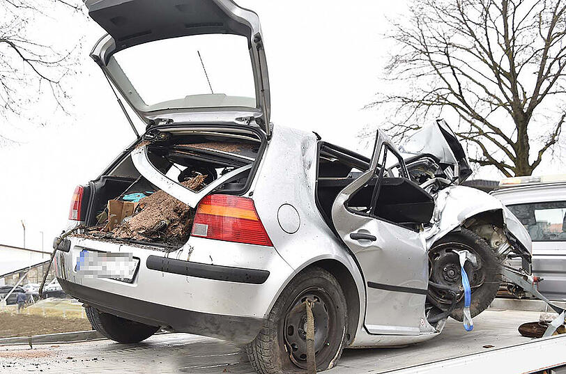 Bei einem schweren Unfall in Gliching kam ein 70-jähriger Autofahrer ums Leben.