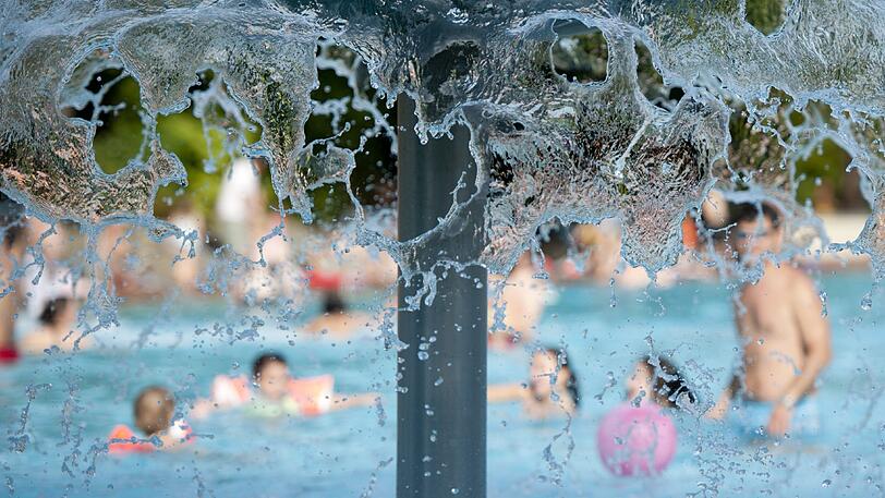 In Baden-Württemberg verlangte ein Schwimmbad Geld für den Suchaufruf eines kleinen Jungens.