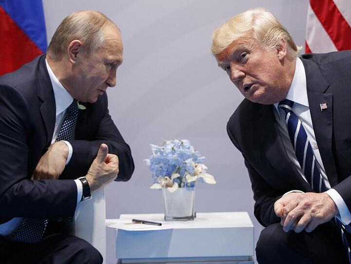 Wladimir Putin und Donald Trump während eines G20-Gipfels im Sommer 2017.