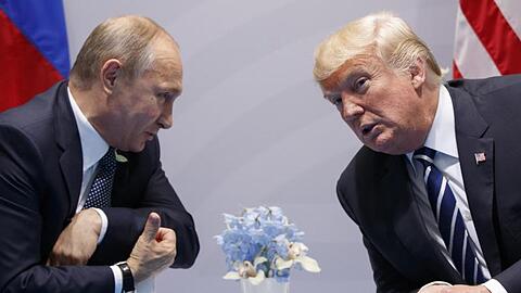 Wladimir Putin und Donald Trump während eines G20-Gipfels im Sommer 2017.