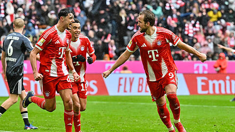 Hatten gegen Eintracht Frankfurt Grund zum Jubeln: Harry Kane und Aleksandar Pavlovic.