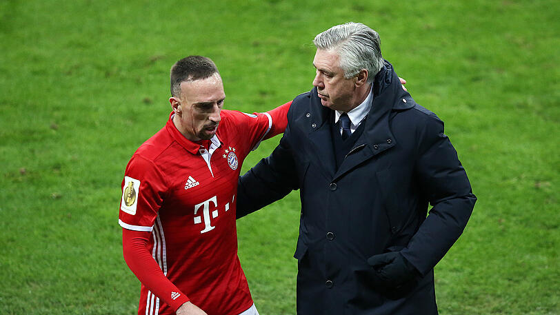Wie eine Familie: Franck Ribéry hält große Stücke auf den Bayern-Coach.