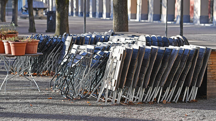 Nach drei Tagen in Folge mit einer Inzidenz unter 100 wird die Notbremse bereits wieder zurückgenommen. (Symbolbild)