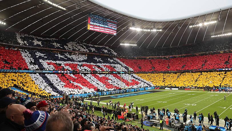 Ein riesiges NFL-Logo zierte die Nordkurve der Allianz Arena. Ein riesiges NFL-Logo zierte die Nordkurve der Allianz Arena.