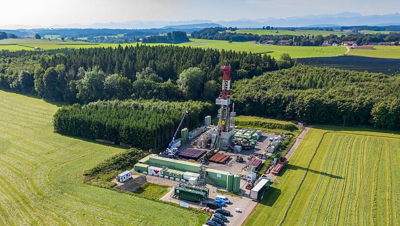 Im Vorfeld hatten Anwohner und Umweltschützer gegen das Gasförderprojekt demonstriert.