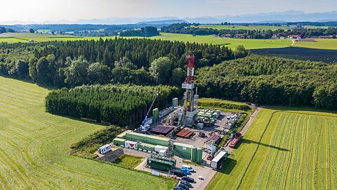 Im Vorfeld hatten Anwohner und Umweltschützer gegen das Gasförderprojekt demonstriert.