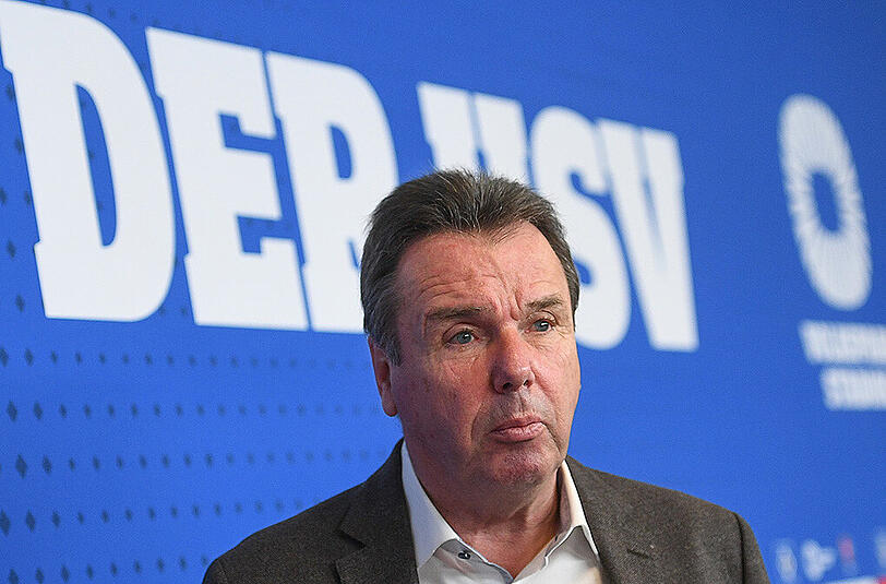Heribert Bruchagen am Mittwoch bei seiner offiziellen Vorstellung: Der langjährige Manager von Eintracht Frankfurt war seit Sommer beim Pay-TV-Sender Sky als Experte im Einsatz.