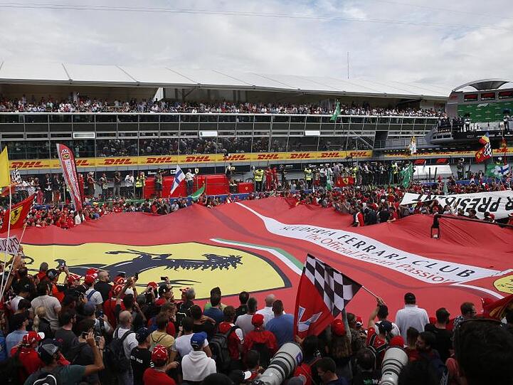 Der Große Preis von Italien ist nicht irgendein Rennen der Formel 1, es ist das Heimrennen der Scuderia Ferrari, seit 1950 dabei.