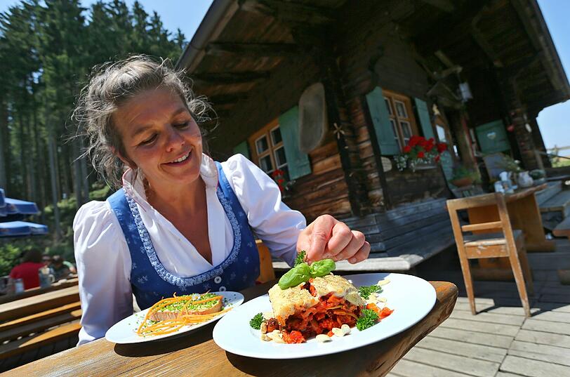 Silvia Beyer serviert in Pfronten nur noch vegetarische Gerichte.