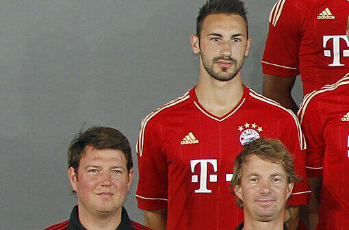 Das neue Team-Foto des FC Bayern: Wer lächelt am schönsten? Entscheiden Sie selbst - die Bilder