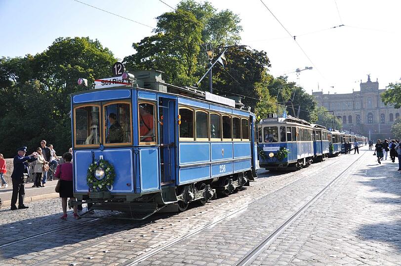 Die gute alte Tram: Den Corso wird Münchens ältester Trambahnwagen anführen.