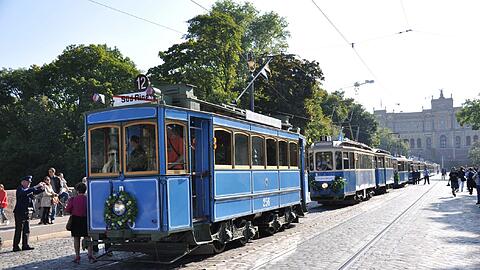 Die gute alte Tram: Den Corso wird Münchens ältester Trambahnwagen anführen.