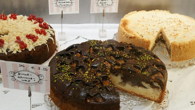 Auf dem Orientalischen Sommerfest des ASZ Thalkirchen gibt's nicht nur Kuchen. Auf dem Orientalischen Sommerfest des ASZ Thalkirchen gibt's nicht nur Kuchen.