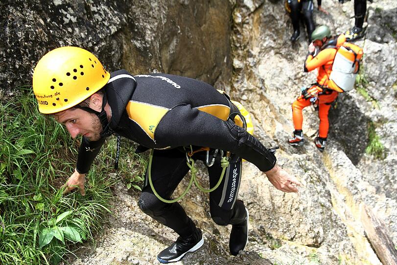 Die Löwen beim Team-Building: Beim Trainingslager in Bad Häring stand am Freitag Canyoning auf dem Programm. Die Bilder aus den Schluchten!