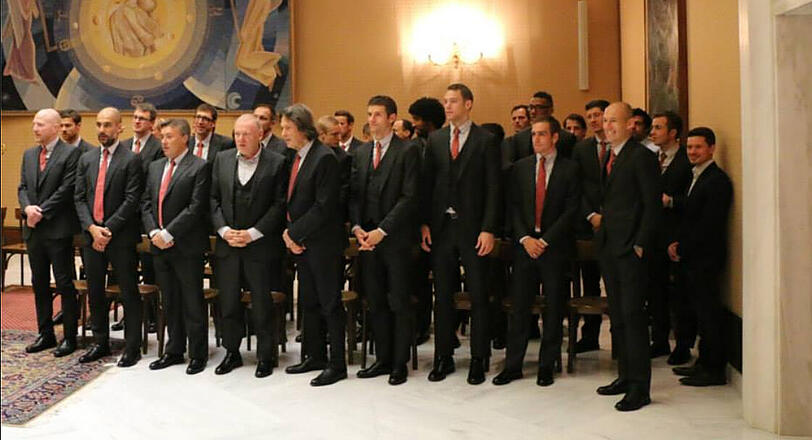 Große Ehre für den FC Bayern: Die Bilder von der Privataudienz bei Papst Franziskus.