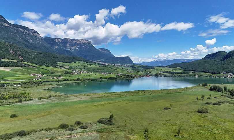 Der Kalterer See in der N&auml;he von Kaltern. Auch diese Gemeinde will sich gegen Wildcamper wehren.