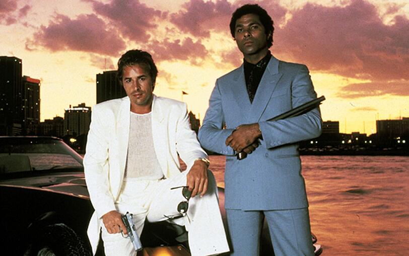 Mehr 80er geht kaum: Die Hochglanz-Optik von "Miami Vice" war stilpr&auml;gend. Die Galerie zeigt, was aus Don Johnson, Philip Michael Thomas und den anderen Darstellern der Kultserie wurde.