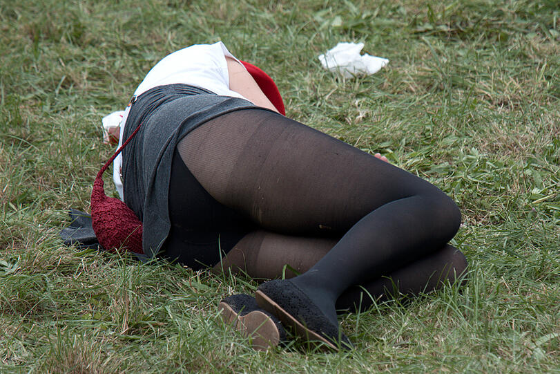 Das hochprozentige Wiesn-Bier: Wer es nicht kennt, wird oft böse überrascht - und in die Knie gezwungen. Gefährlich besonders für junge Damen, die nicht selten zum Opfer von Sex-Tätern werden.