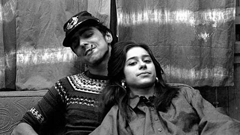 Januar 1979: Silvana (damals 13) und Pitti (16) am Bauwagen, dem damaligen Cliquen-Treffpunkt im Hasenbergl.
