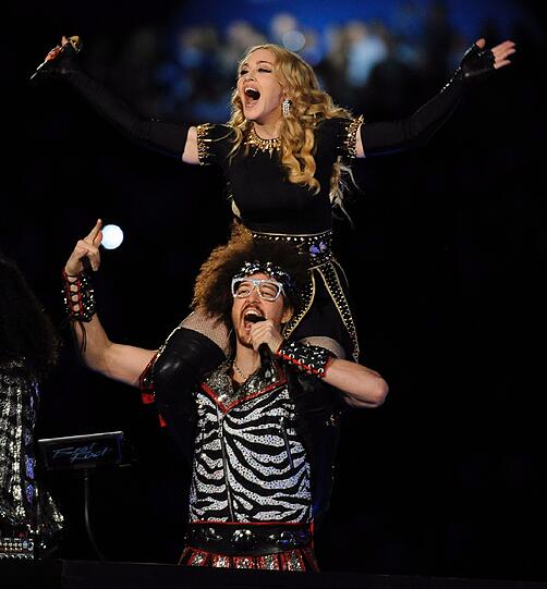 Im Februar 2012 durfte Madonna bei der Halbzeit-Show des 46. Super Bowl Finales in Indianapolis auftreten. Hier sehen Sie die Bilder von der spektakulären Show!