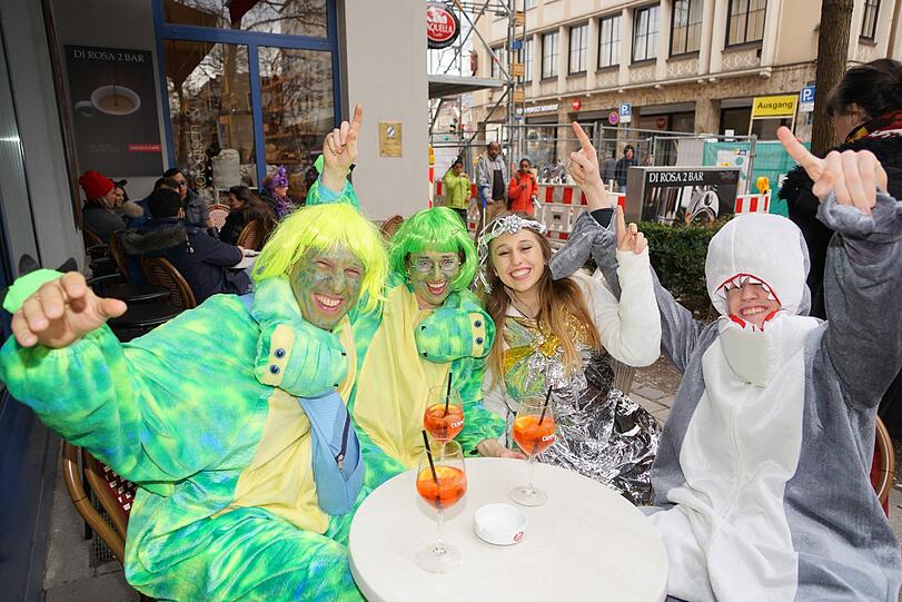 ... Faschingsstimmung beim Viktualienmarkt...