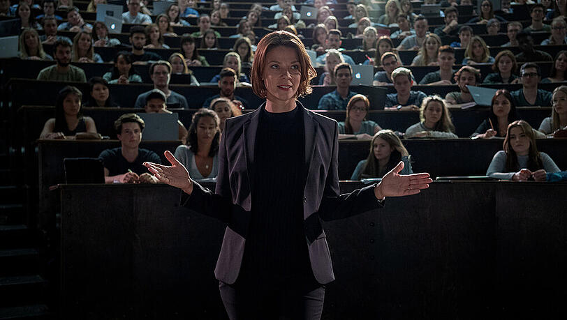 Jessica Schwarz in der neuen Netflix-Serie "Biohackers" Jessica Schwarz in der neuen Netflix-Serie "Biohackers"