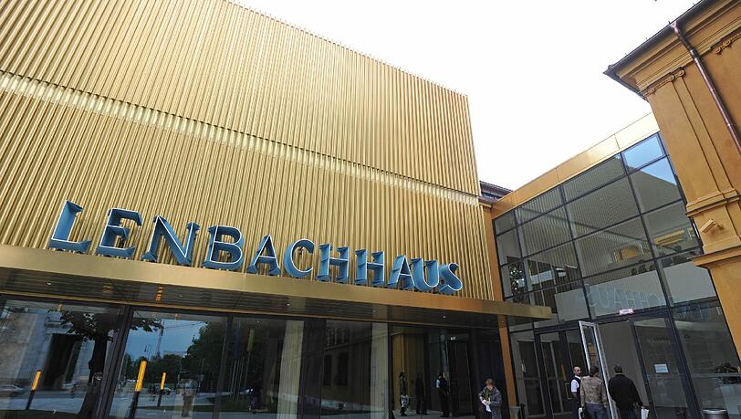 Das Gebäude glänzt noch ganz neu: das Lenbachhaus. Das Gebäude glänzt noch ganz neu: das Lenbachhaus.