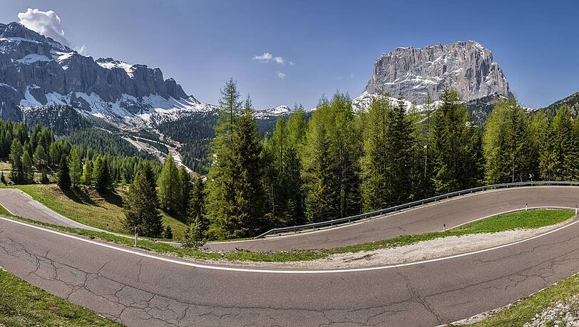 So leer ist es selten am Grödner Joch. So leer ist es selten am Grödner Joch.