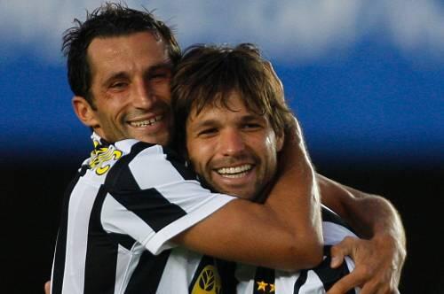 Ex-Bayer Hasan Salihamidzic (li.) und Ex-Werder-Star Diego freuen sich mittlerweile gemeinsam bei Juventus Turin.