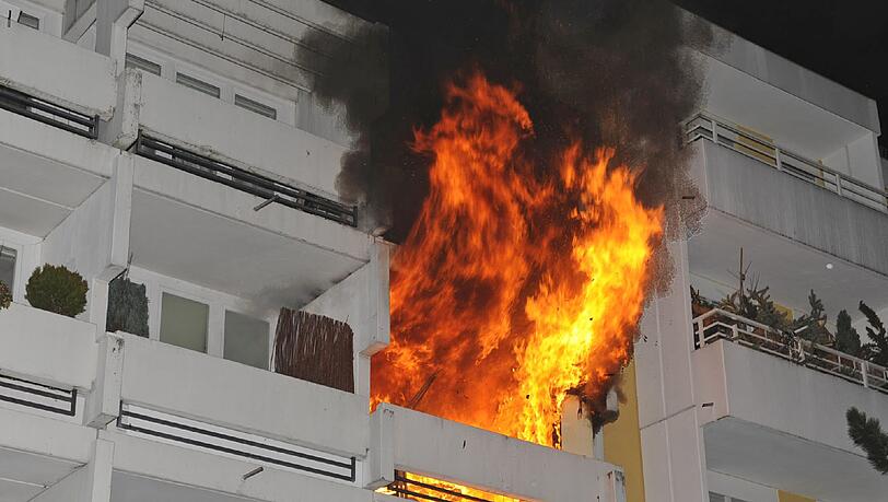 Wenn's brennt, wird's gern mal teuer. Unter Umständen kommt sogar noch der Einsatz der Feuerwehr auf die Bilanz des Schadens Wenn's brennt, wird's gern mal teuer. Unter Umständen kommt sogar noch der Einsatz der Feuerwehr auf die Bilanz des Schadens