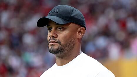 Die zweite Bayern-Saison wird sehr herausfordernd für Vincent Kompany. Seinen Spielern gönnt er jetzt erst einmal eine etwas längere Pause.