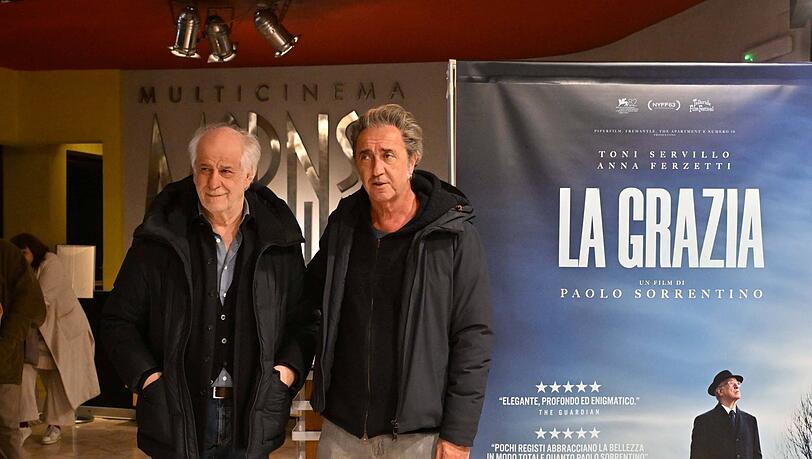 Sorrentino and Servillo bei einer Vorf&uuml;hrung von &bdquo;La Grazia&ldquo; in Neapel.