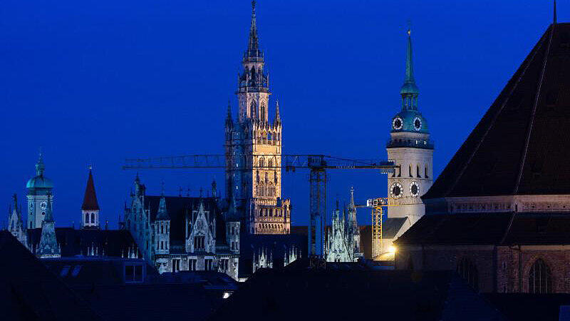 Die Münchner Innenstadt - bei Tag und bei Nacht sehenswert.