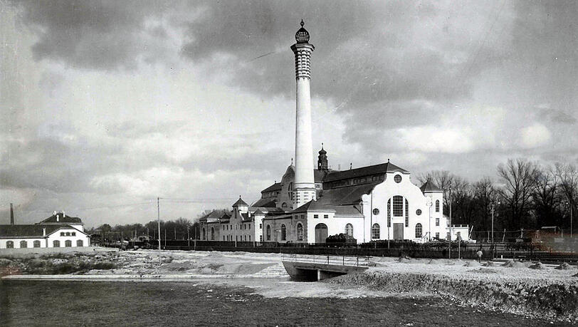 Ein erstes Zeichen der Modernisierung: An der Isartalstraße wurde 1899 ein 6000 PS starkes Dampfkraftwerk in Betrieb genommen. Heute steht an dieser Stelle das Heizkraftwerk-Süd. Ein erstes Zeichen der Modernisierung: An der Isartalstraße wurde 1899 ein 6000 PS starkes Dampfkraftwerk in Betrieb genommen. Heute steht an dieser Stelle das Heizkraftwerk-Süd.
