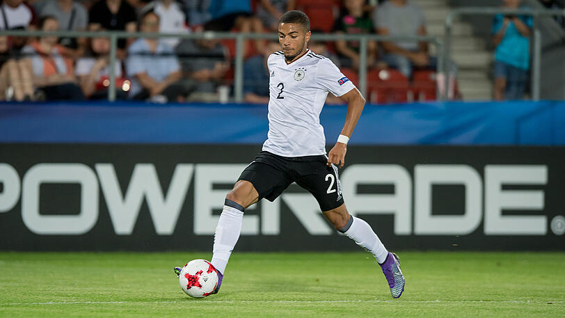 Jeremy Toljan, hier im Spiel gegen Italien bei der U-21-Europameisterschaft.