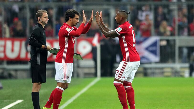 Wechselspiel: Hummels (l.) wird für Boateng eingewechselt.