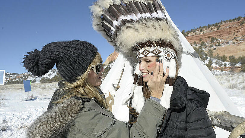 Heidi Klum ließ ihre Mädchen zu Indianerinnen stylen Heidi Klum ließ ihre Mädchen zu Indianerinnen stylen