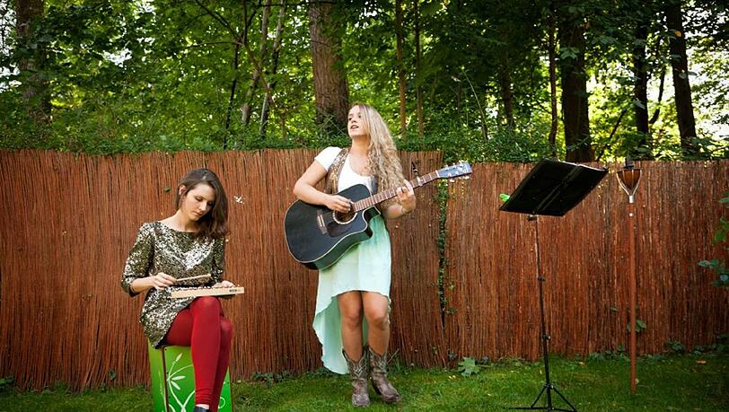 Spielen am Freitag beim Ozfest: The Naughton Sisters aus Irland. Spielen am Freitag beim Ozfest: The Naughton Sisters aus Irland.