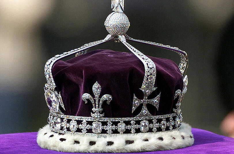 Der 109 Karat große Diamat "Koh-i-Noor" ist das zentrale Stück in der Krone von Queen Elizabeth, der späteren Queen Mum, die 2002 starb. Foto: Michael Crabtree/Archiv