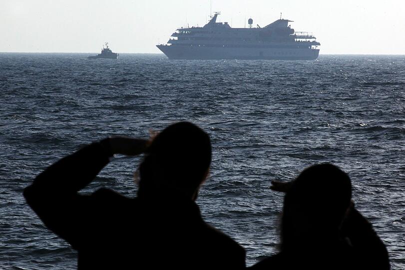 Im Streit um den Angriff auf die Gaza-Hilfsflotte vor 15 Monaten hat die Türkei nun den israelischen Botschafter ausgewiesen. Ein israelisches Elitekommando hatte bei der Erstürmung des türkischen Schiffes «Mavi Marmara» Ende Mai 2010 neun türkische Aktivisten getötet.