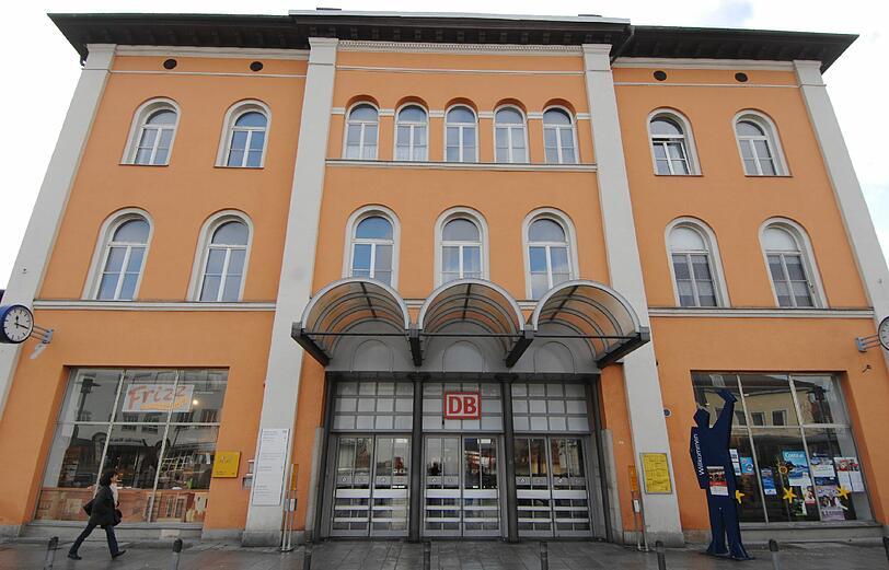 Flüchtlingsansturm auf den Passauer Hauptbahnhof.