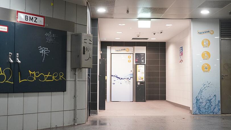 Kosten jetzt auch: die Toiletten am Rosenheimer Platz.