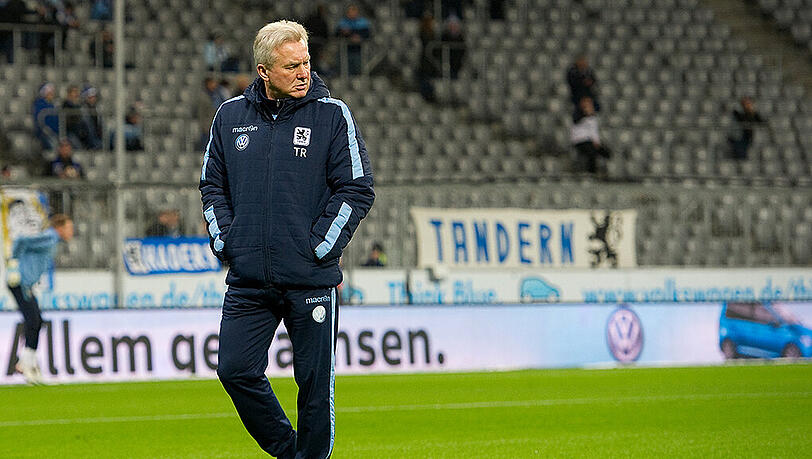 1:2-Niederlage gegen Heidenheim: Die Enttäuschung stand 1860-Coach Benno Möhlmann ins Gesicht geschrieben 1:2-Niederlage gegen Heidenheim: Die Enttäuschung stand 1860-Coach Benno Möhlmann ins Gesicht geschrieben