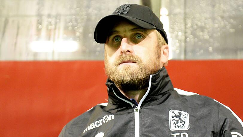 Daniel Bierofka: Seit der Saison 2017/18 Cheftrainer des TSV 1860 München. Daniel Bierofka: Seit der Saison 2017/18 Cheftrainer des TSV 1860 München.
