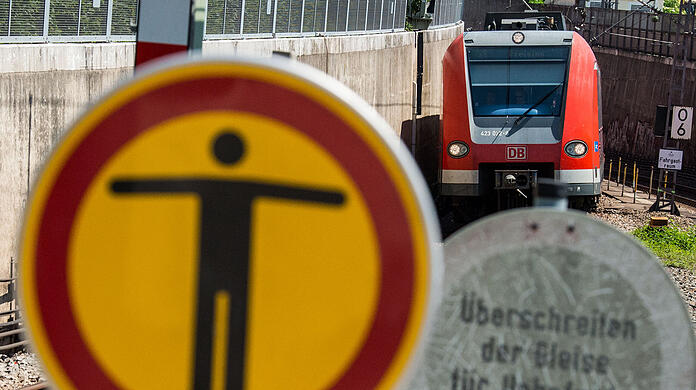 Der Bahnverkehr war durch die Sperrung stark beeinträchtigt. (Symbolbild)