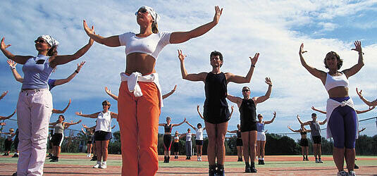Der Fitness-Freak kann auch im Urlaub nicht ohne Sport.