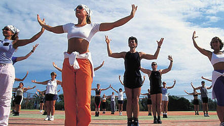 Der Fitness-Freak kann auch im Urlaub nicht ohne Sport. Der Fitness-Freak kann auch im Urlaub nicht ohne Sport.