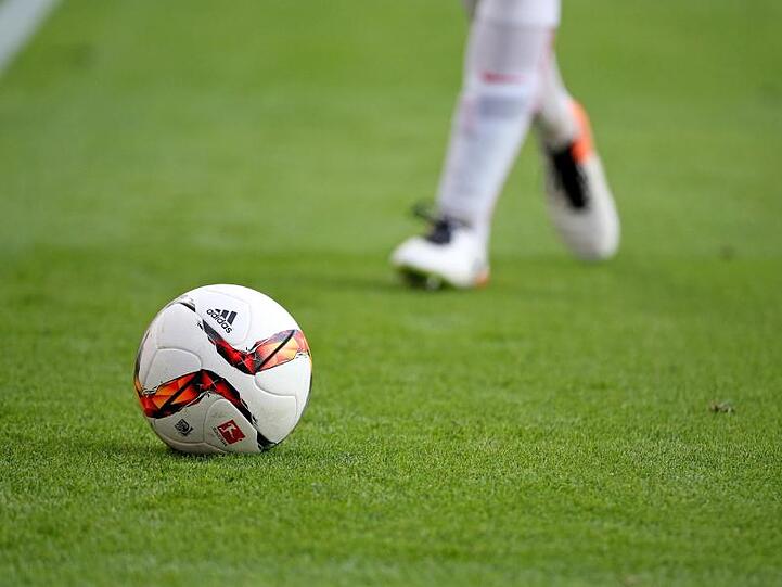 Ein Fußball-Spiel. Foto: Jan Woitas/dpa-Zentralbild/dpa/Symbolbild